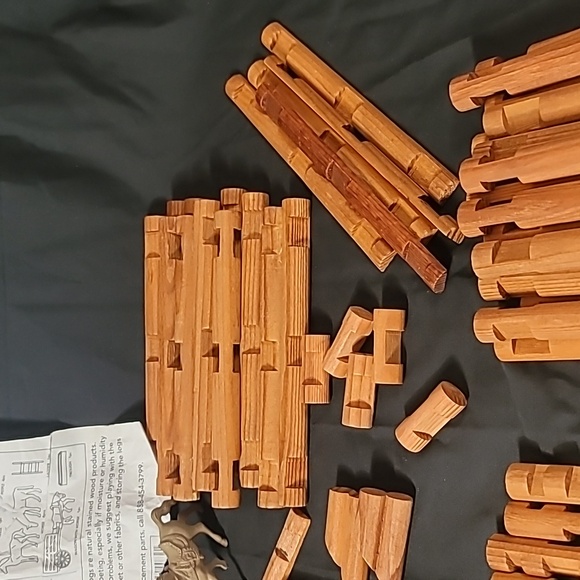 LITTLE PIONEER Wooden Log Playset Fort TImberland Wood Building Logs - Picture 5 of 8